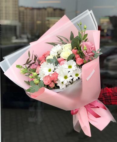 Букет цветов из: Розы, Лизиантусы и Хризантемы в Солнечногорск-30